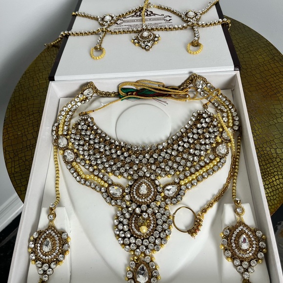 TRADITIONAL HINDU WEDDING JEWELRY SET - Picture 6 of 8